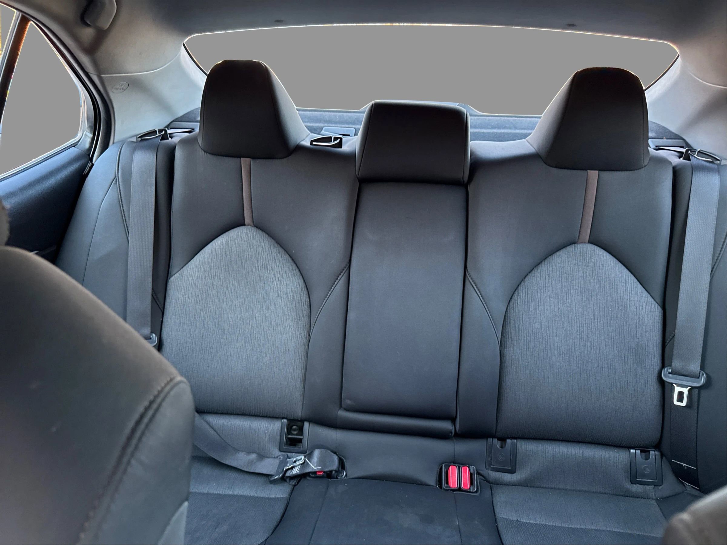 Used 2018 Toyota Camry LE image 17