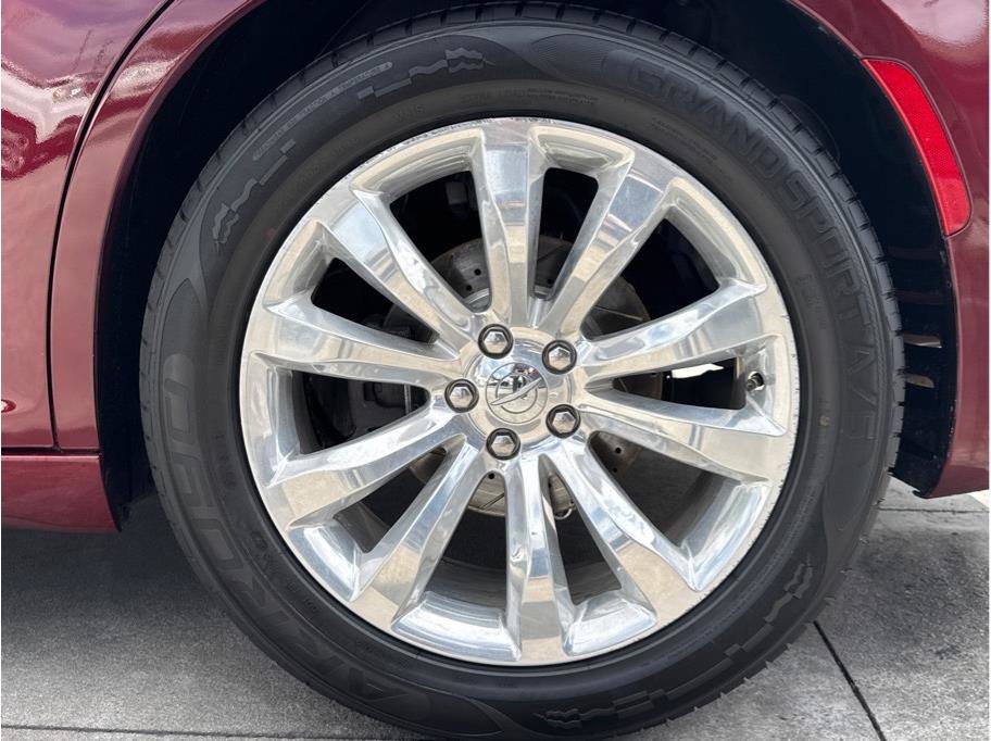 Used 2017 Chrysler 300 C w/ Safetytec Plus Group RWD image 13
