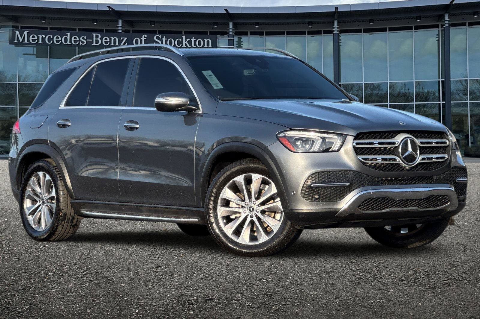 Certified 2022 Mercedes-Benz GLE 350 4MATIC w/ Premium Package image 2