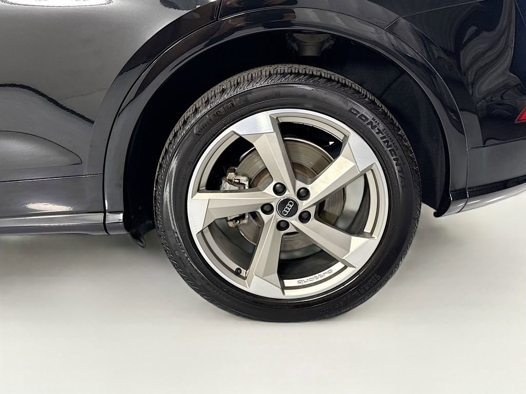 Used 2020 Audi Q5 2.0T Titanium Premium Plus w/ Premium Plus Package AWD/4WD image 31