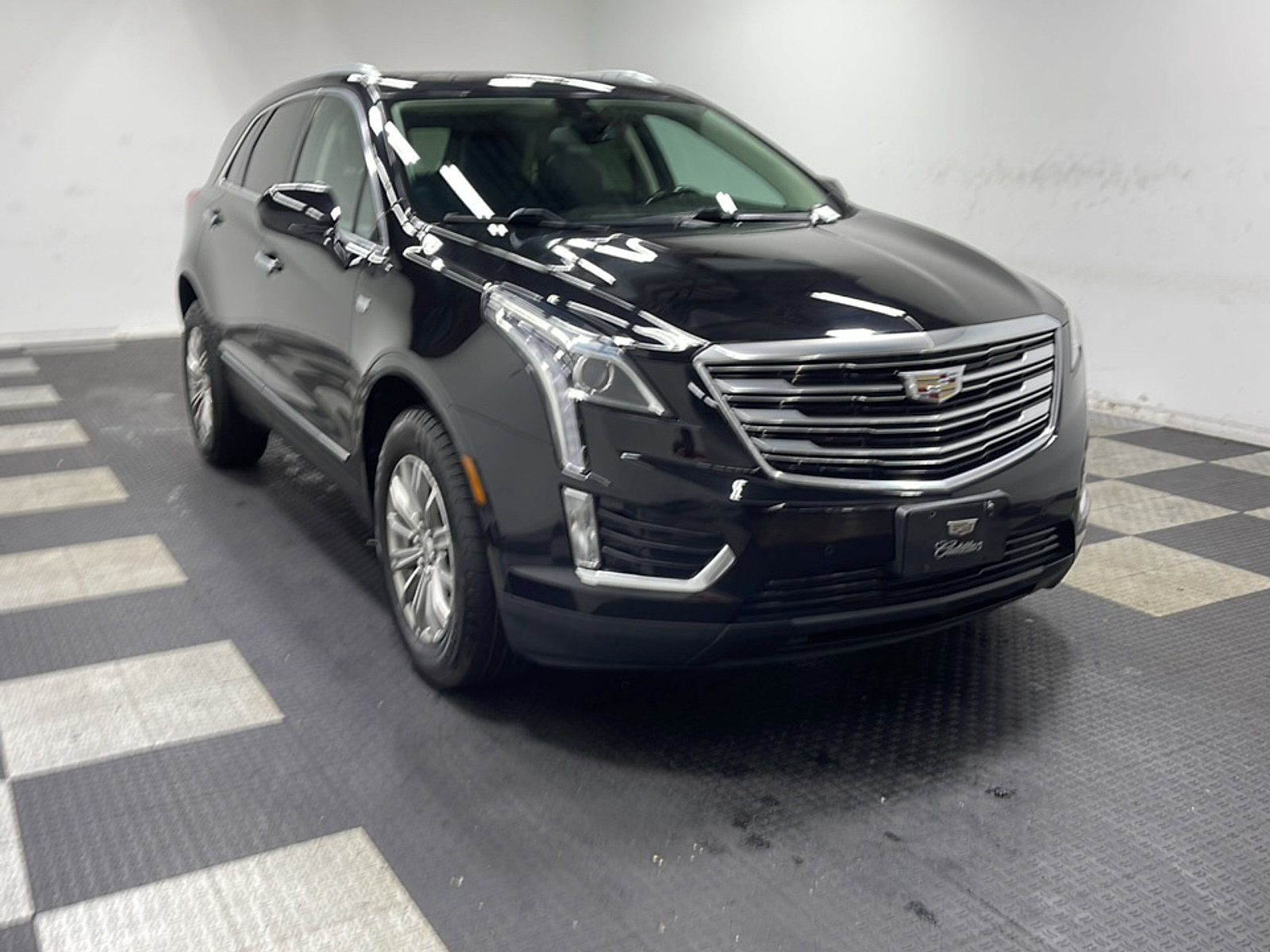 Used 2018 Cadillac XT5 Luxury w/ Driver Awareness Package FWD image 25