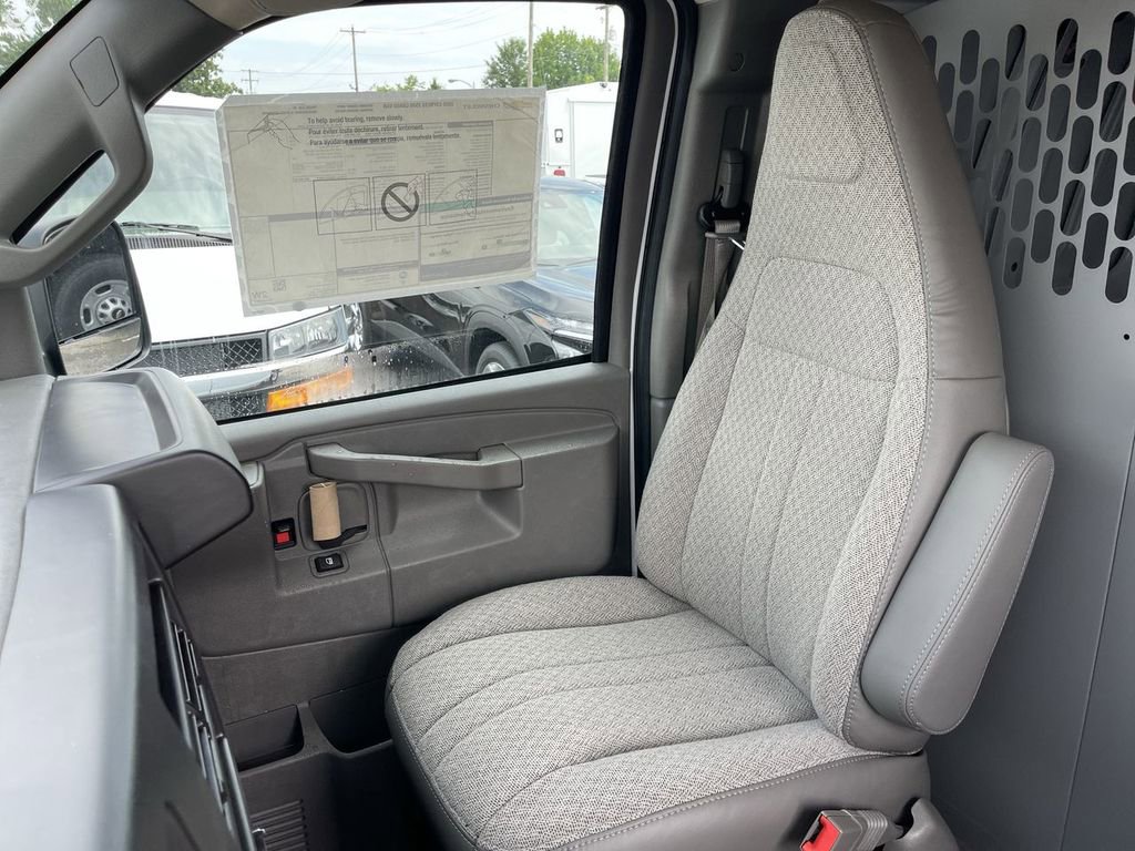 New 2025 Chevrolet Express 2500 w/ Driver Convenience Package RWD image 17