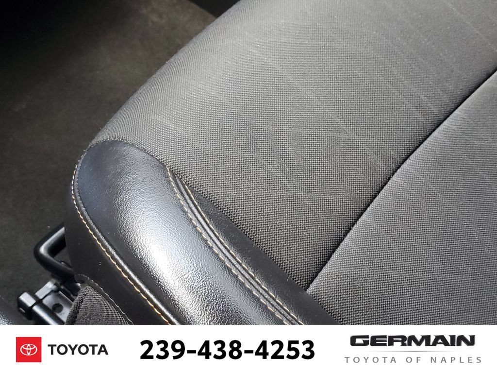 Used 2020 Chevrolet Trax LT w/ Sun & Sound Package FWD image 30