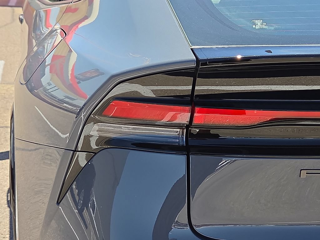 New 2027 Toyota Prius XLE FWD image 10