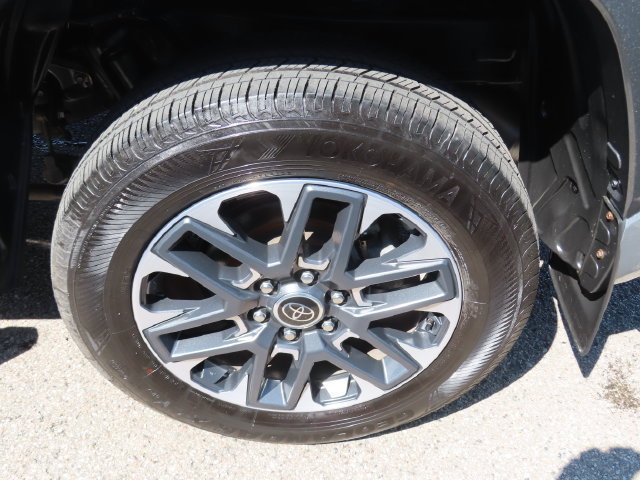 Used 2023 Toyota Tundra Limited AWD/4WD image 17