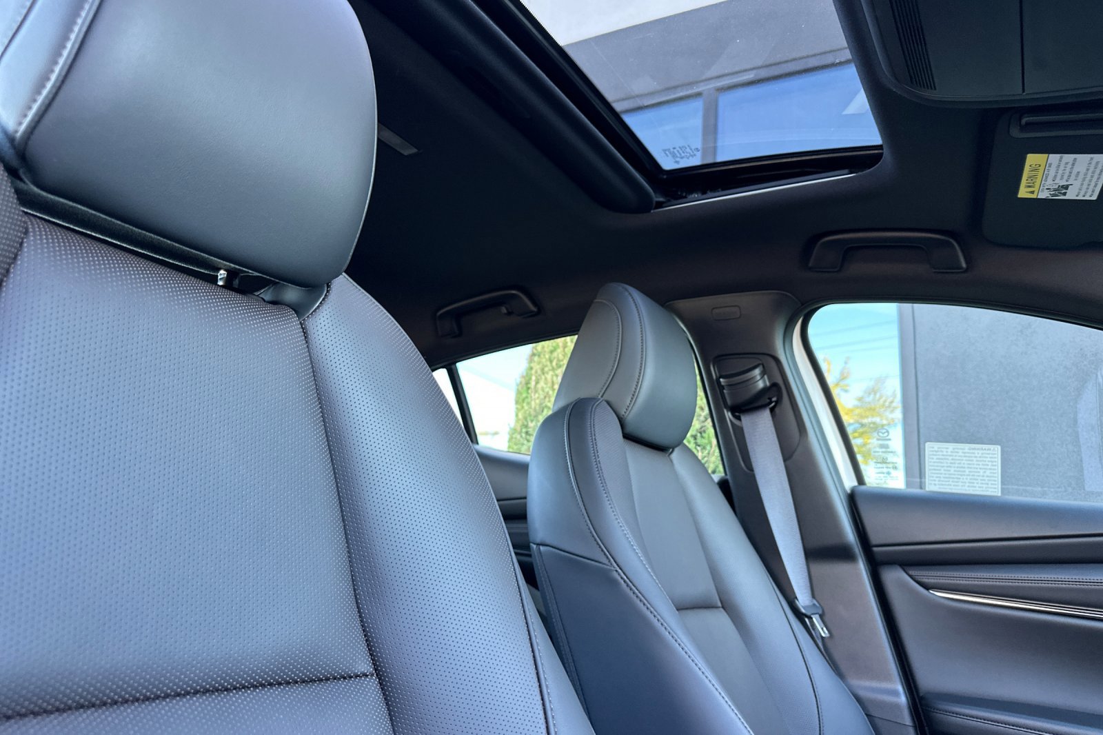 New 2026 MAZDA MAZDA3 Hatchback w/Premium Plus Pkg image 18