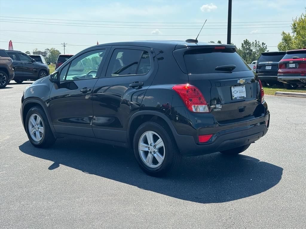 Used 2020 Chevrolet Trax LS w/ Tint and Cruise Package FWD image 5