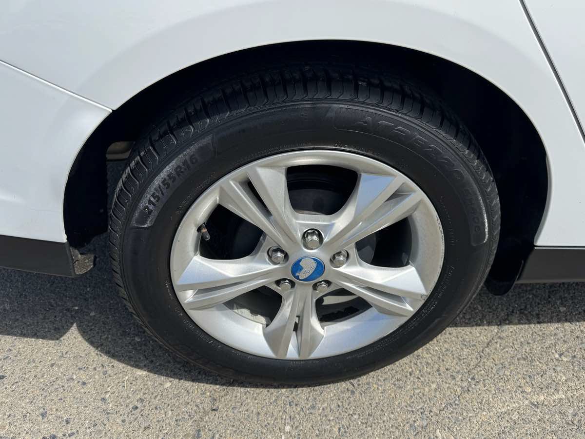 Used 2013 Ford Focus SE FWD image 35