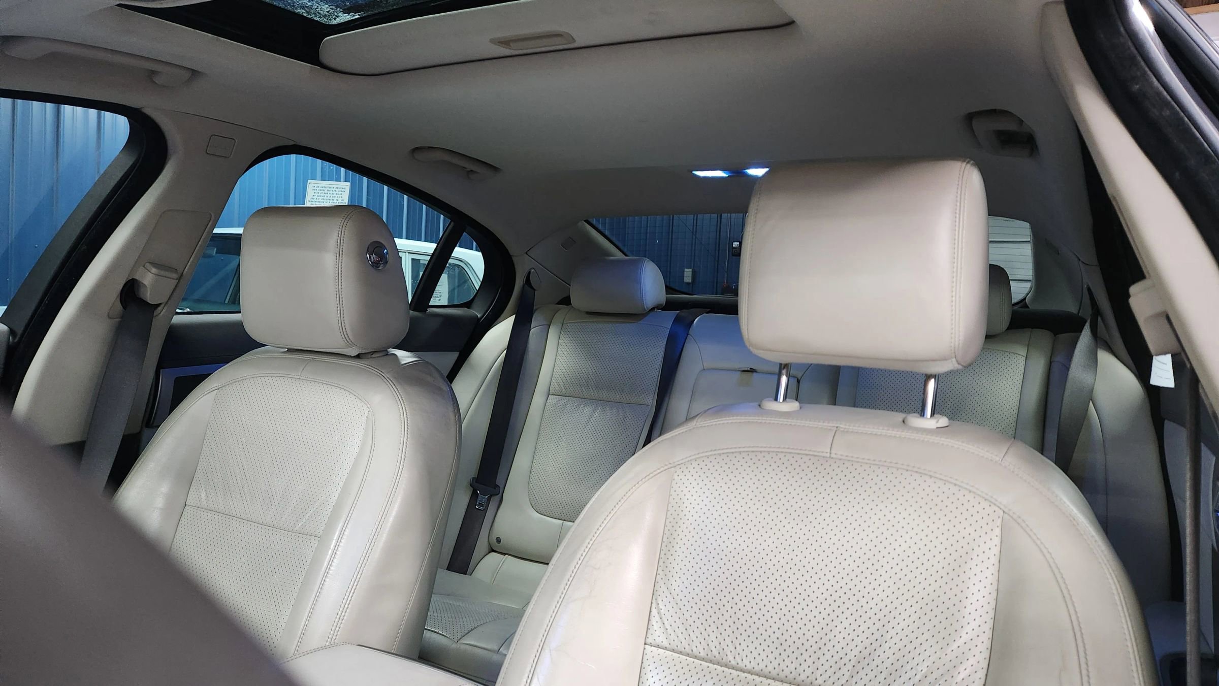 Used 2011 Jaguar XF Portfolio image 11