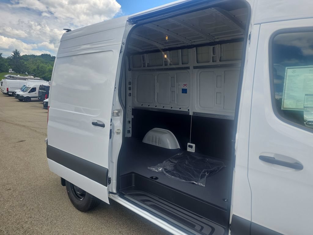 New 2026 Mercedes-Benz Sprinter 2500 image 23
