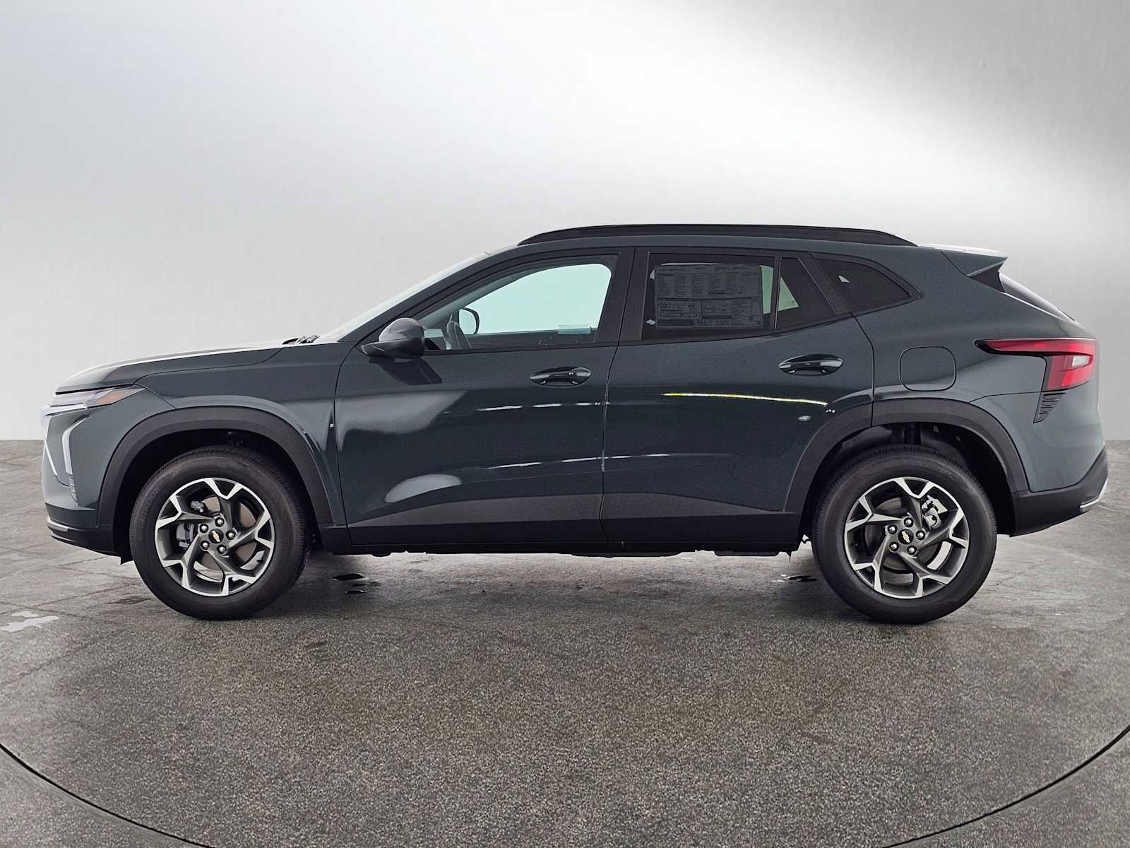 New 2026 Chevrolet Trax LT w/ Driver Confidence Package FWD image 6