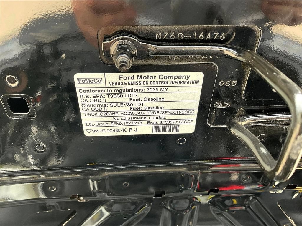 Used 2025 Ford Maverick XLT w/ Equipment Group 302A AWD/4WD image 32