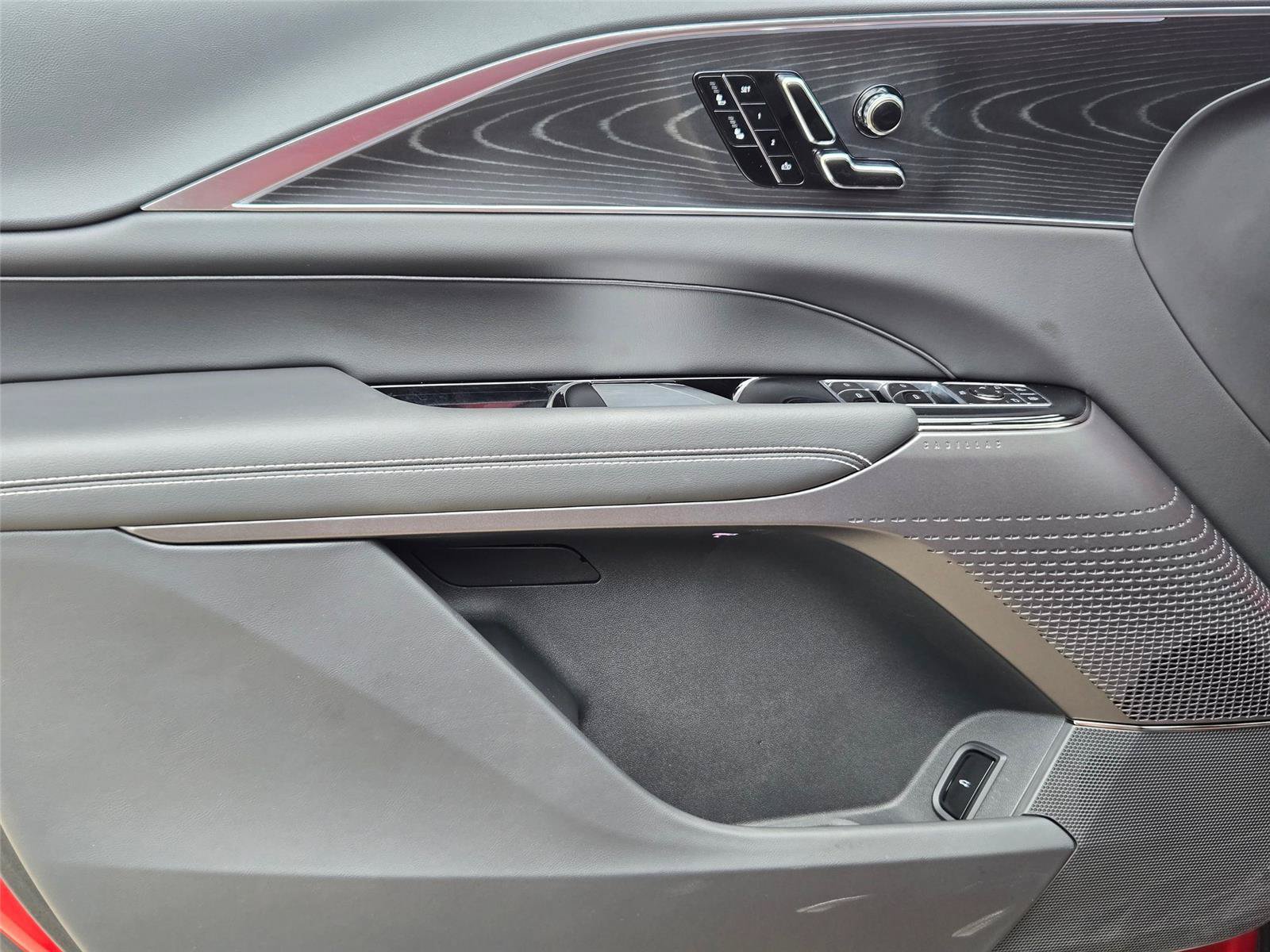 New 2026 Cadillac Lyriq Luxury w/ LPO, Floor Liner Package AWD/4WD image 25