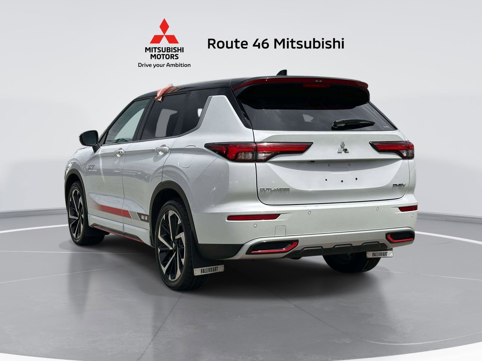 Used 2024 Mitsubishi Outlander Ralliart AWD/4WD image 3