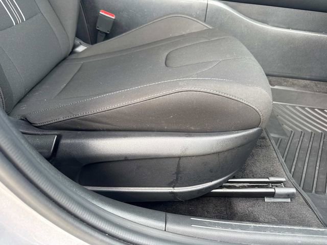 Certified 2025 Hyundai Elantra Sport FWD image 17