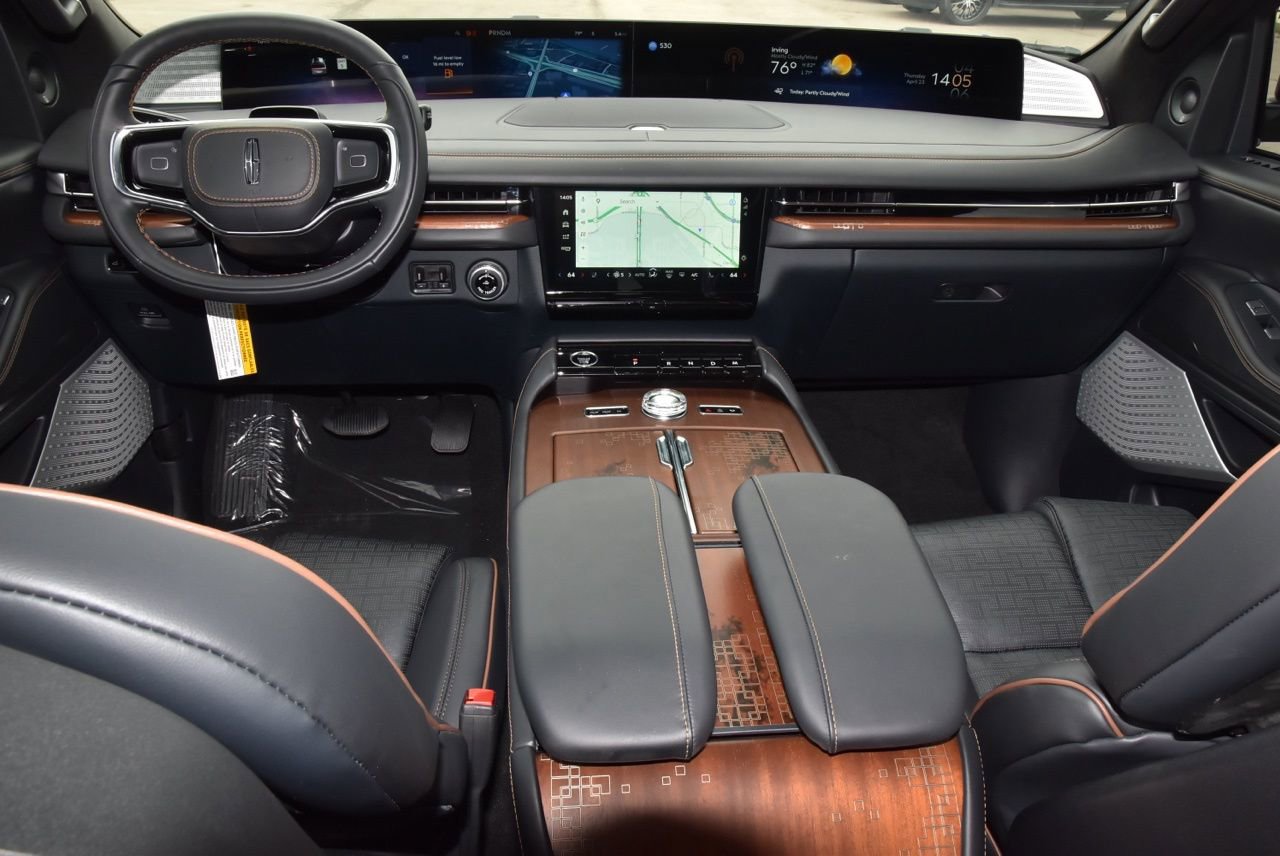 New 2026 Lincoln Navigator L Black Label AWD/4WD image 17