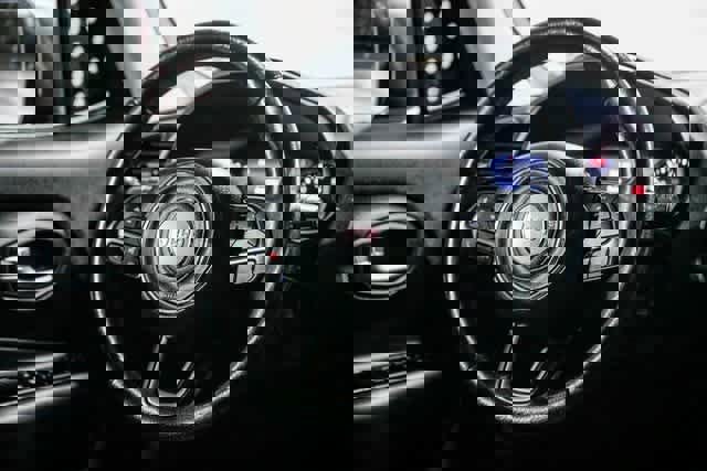 Used 2019 Jeep Renegade Limited image 13