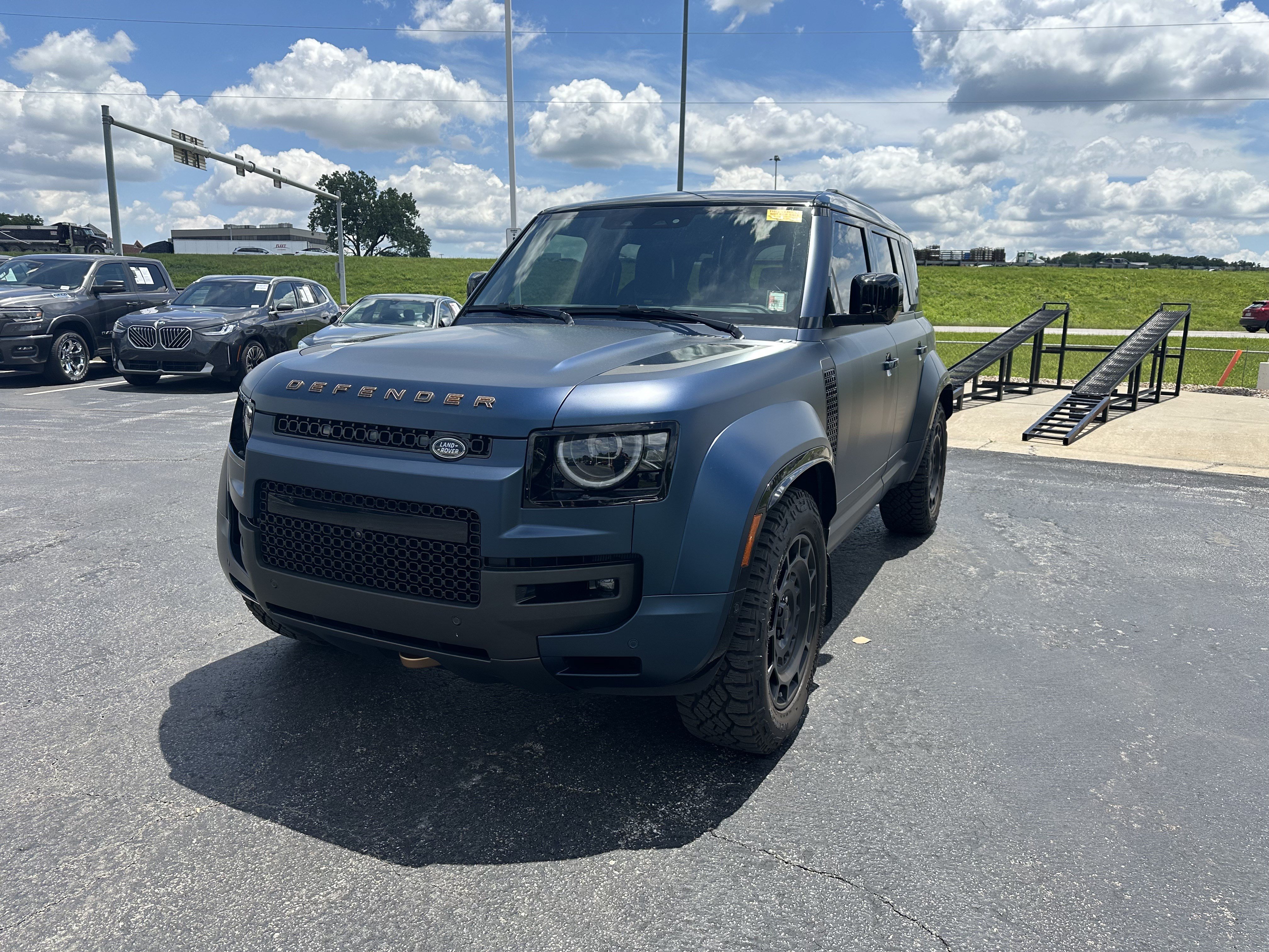 Used 2026 Land Rover Defender 110 OCTA AWD/4WD image 7