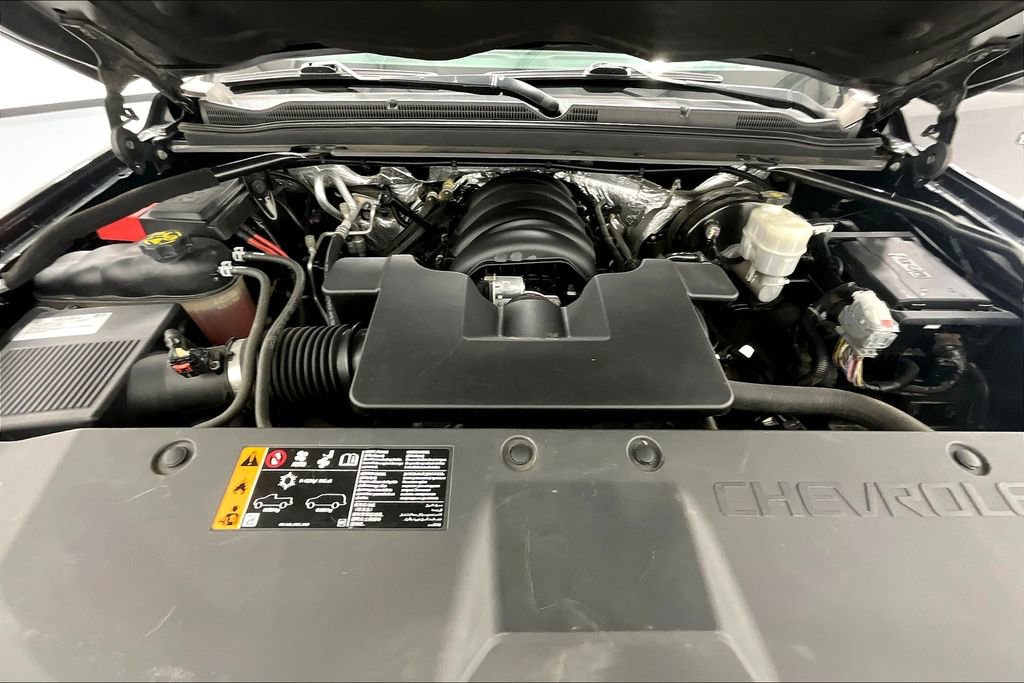 Used 2017 Chevrolet Suburban Premier image 12