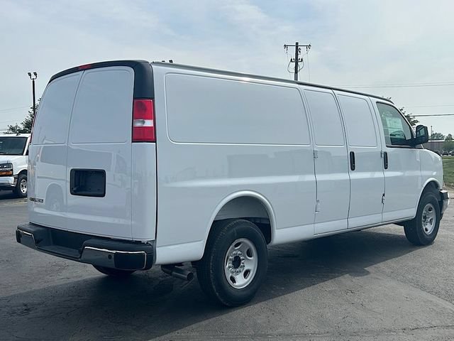 New 2025 Chevrolet Express 3500 Extended w/ Driver Convenience Package RWD image 4