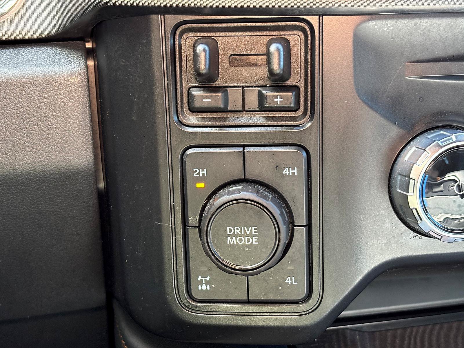 Used 2024 Ford F350 Platinum AWD/4WD image 23