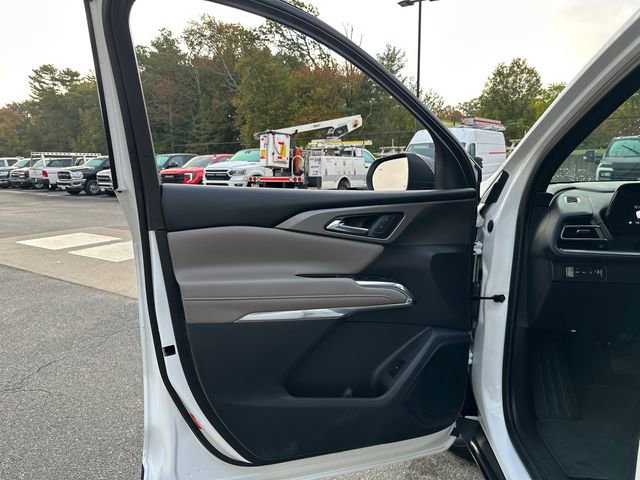 Used 2025 Chevrolet Traverse LT image 24