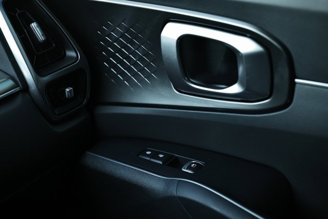 Used 2023 Kia Sorento EX image 40