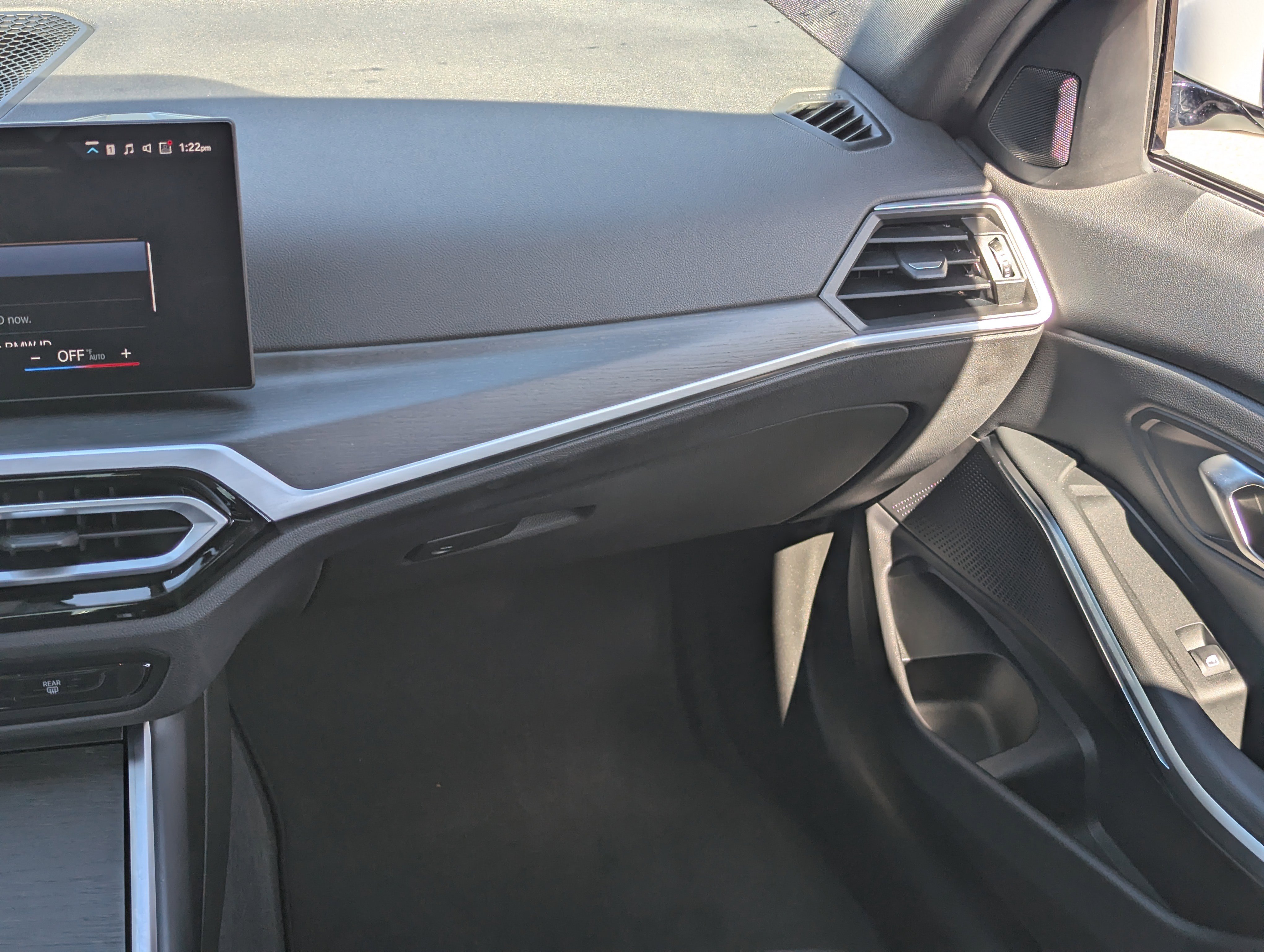 Used 2023 BMW 330i 330i w/ Driving Assistance Package image 18