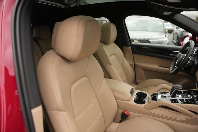 Used 2021 Porsche Cayenne Coupe image 20