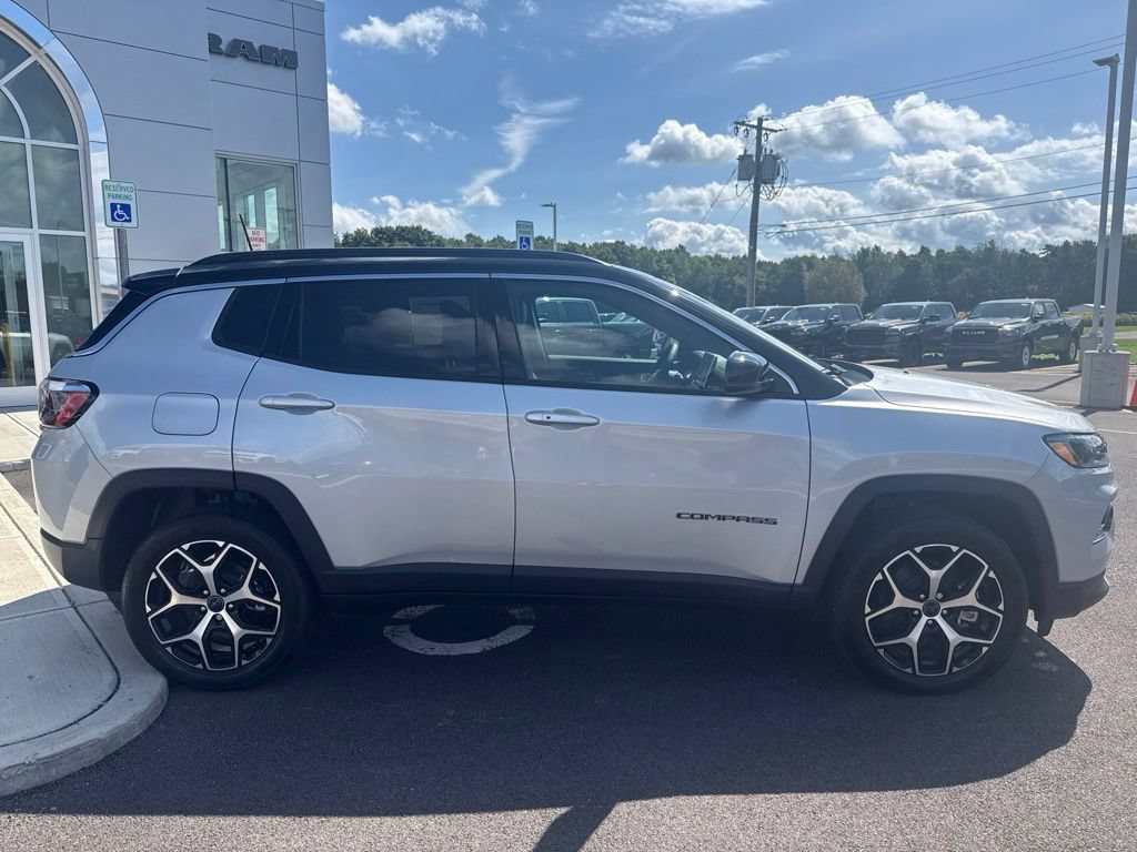 New 2026 Jeep Compass Limited AWD/4WD image 10