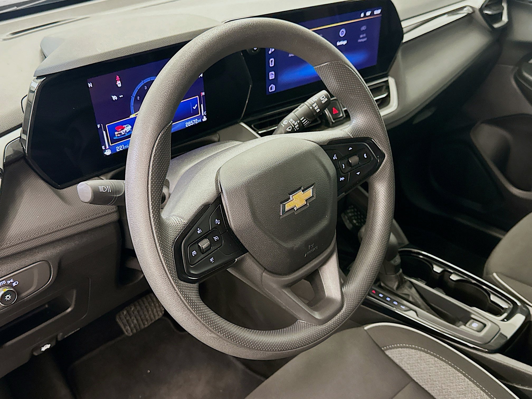 Used 2025 Chevrolet TrailBlazer LT AWD/4WD image 18