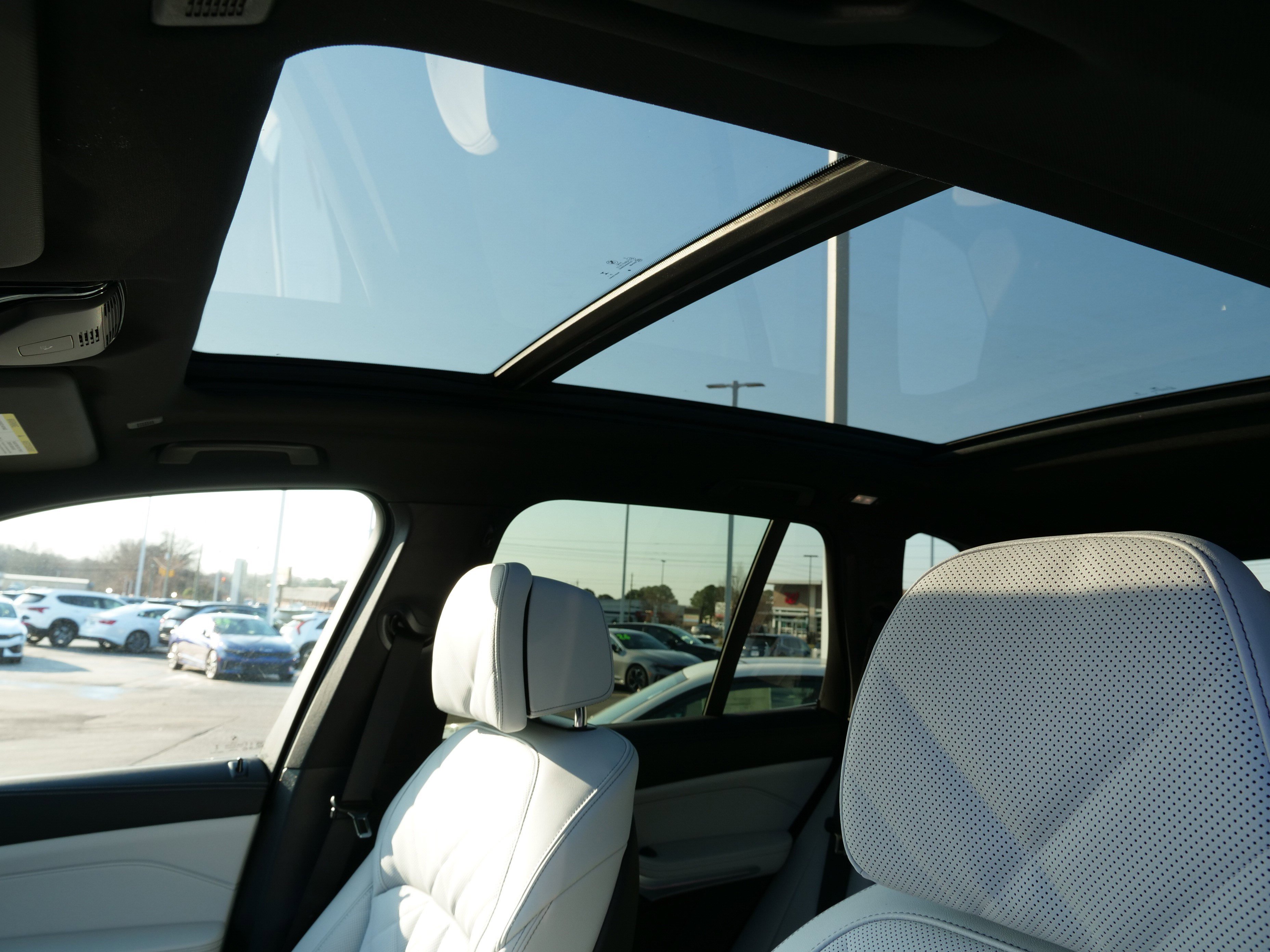 New 2026 BMW X5 xDrive40i w/ M Sport Package image 25