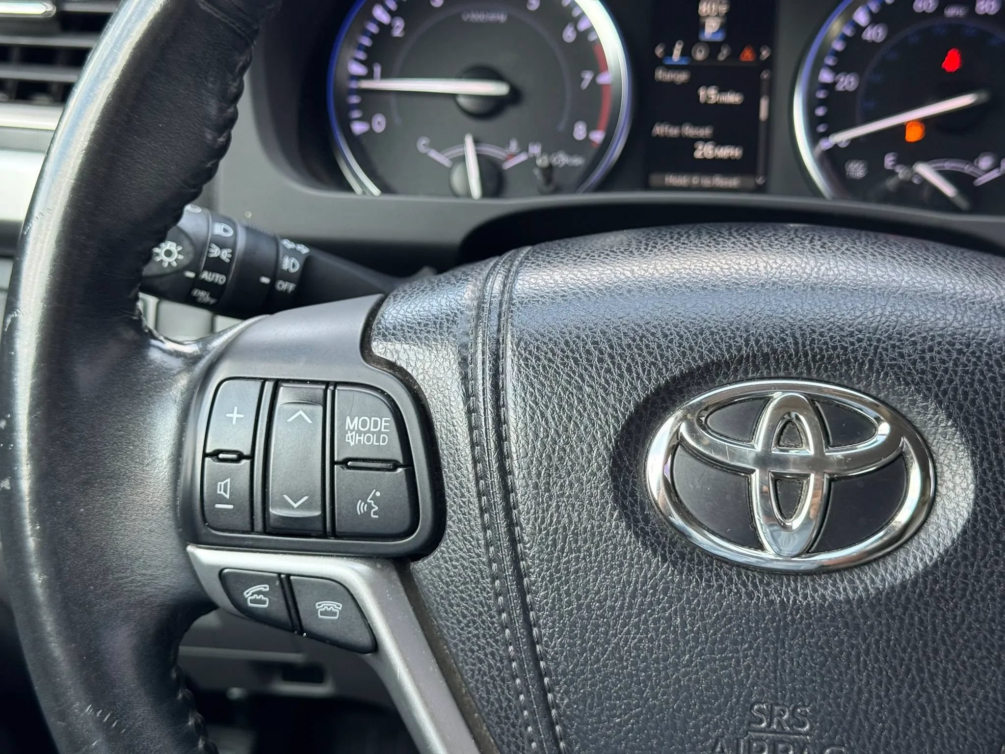 Used 2014 Toyota Highlander XLE FWD image 20