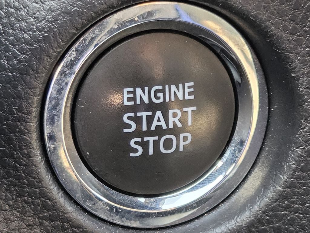 Used 2025 Toyota RAV4 XLE FWD image 22