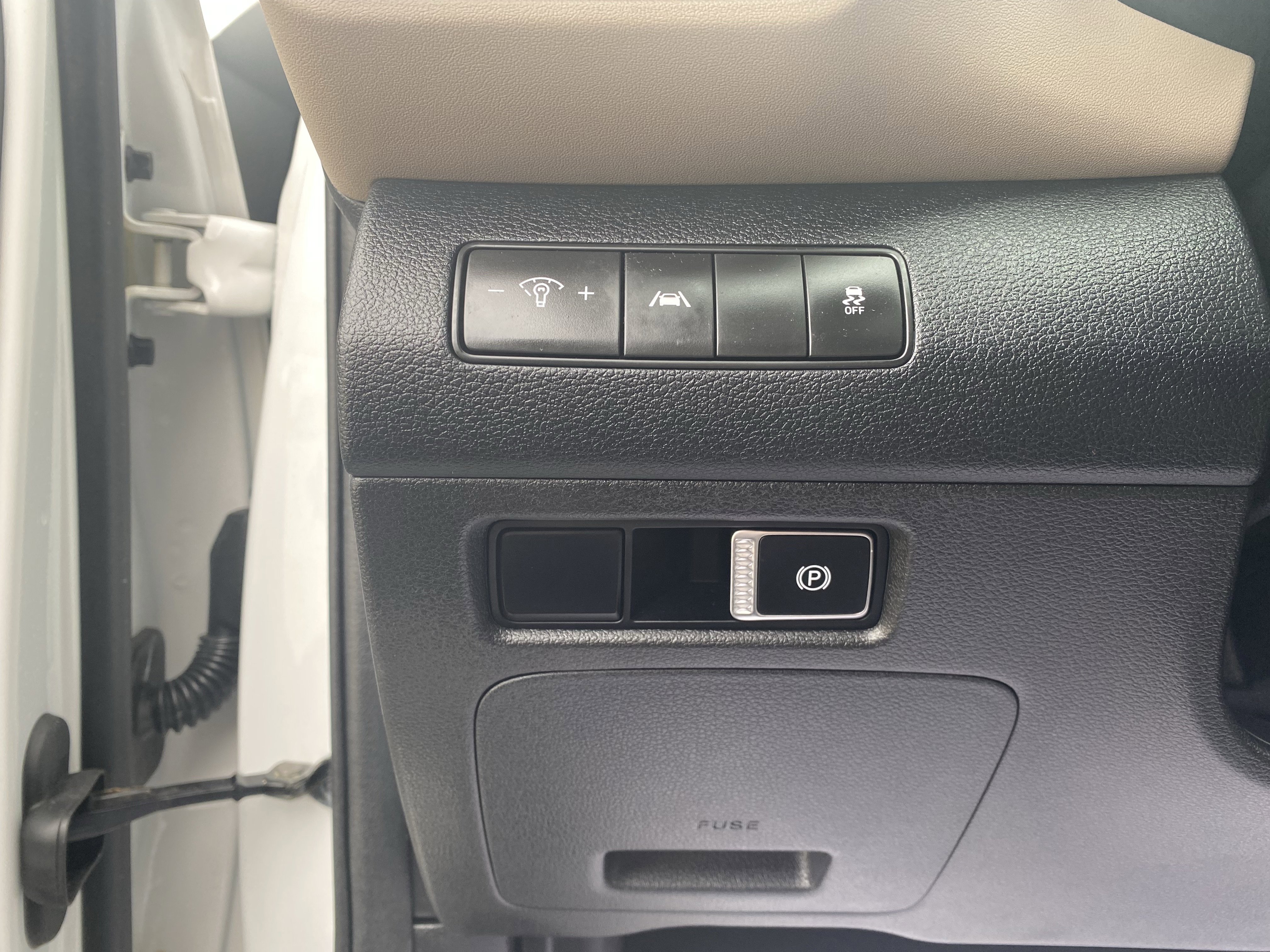 Used 2023 Hyundai Santa Fe SE w/ Cargo Package image 6