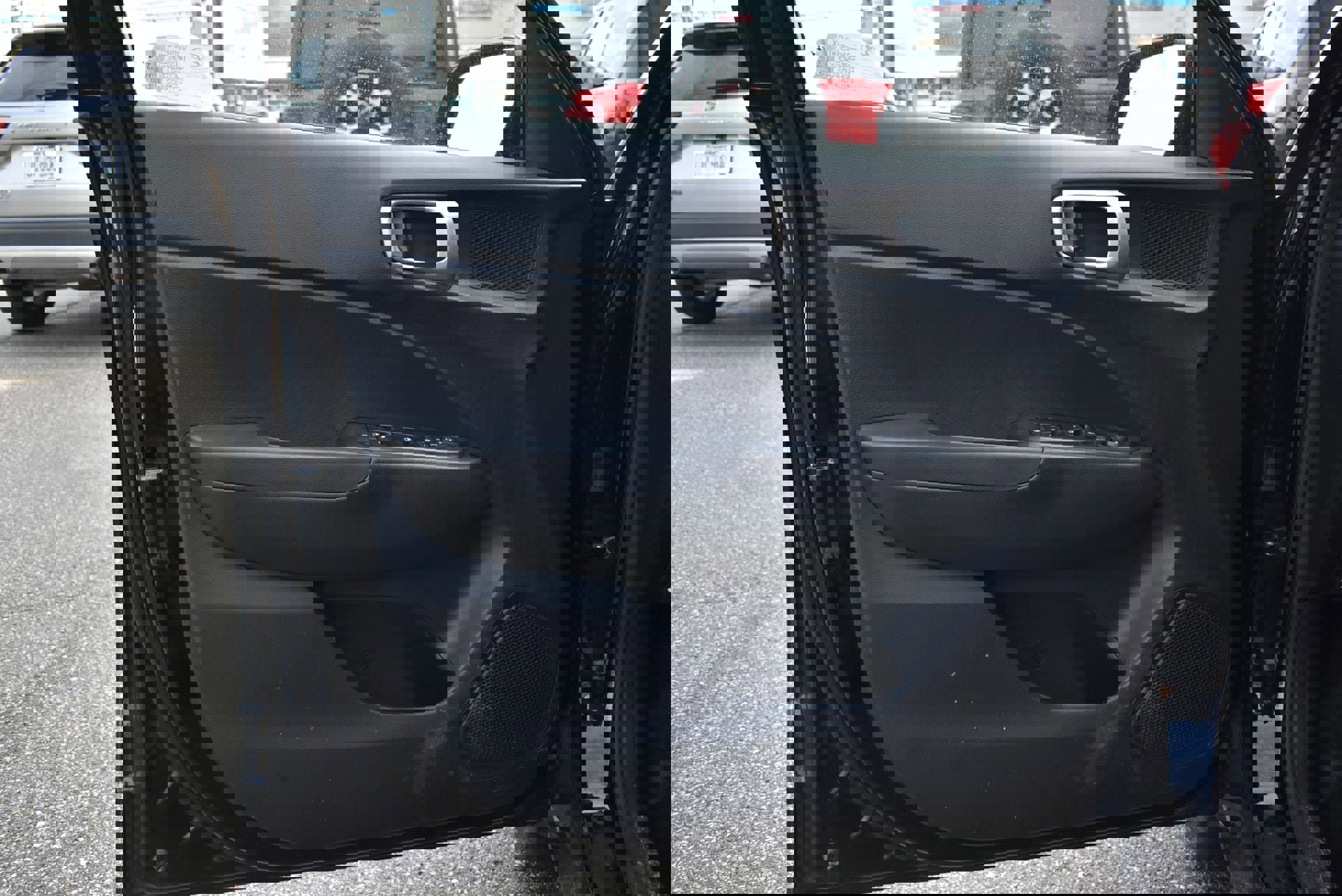 Used 2025 Hyundai Venue SEL FWD image 11