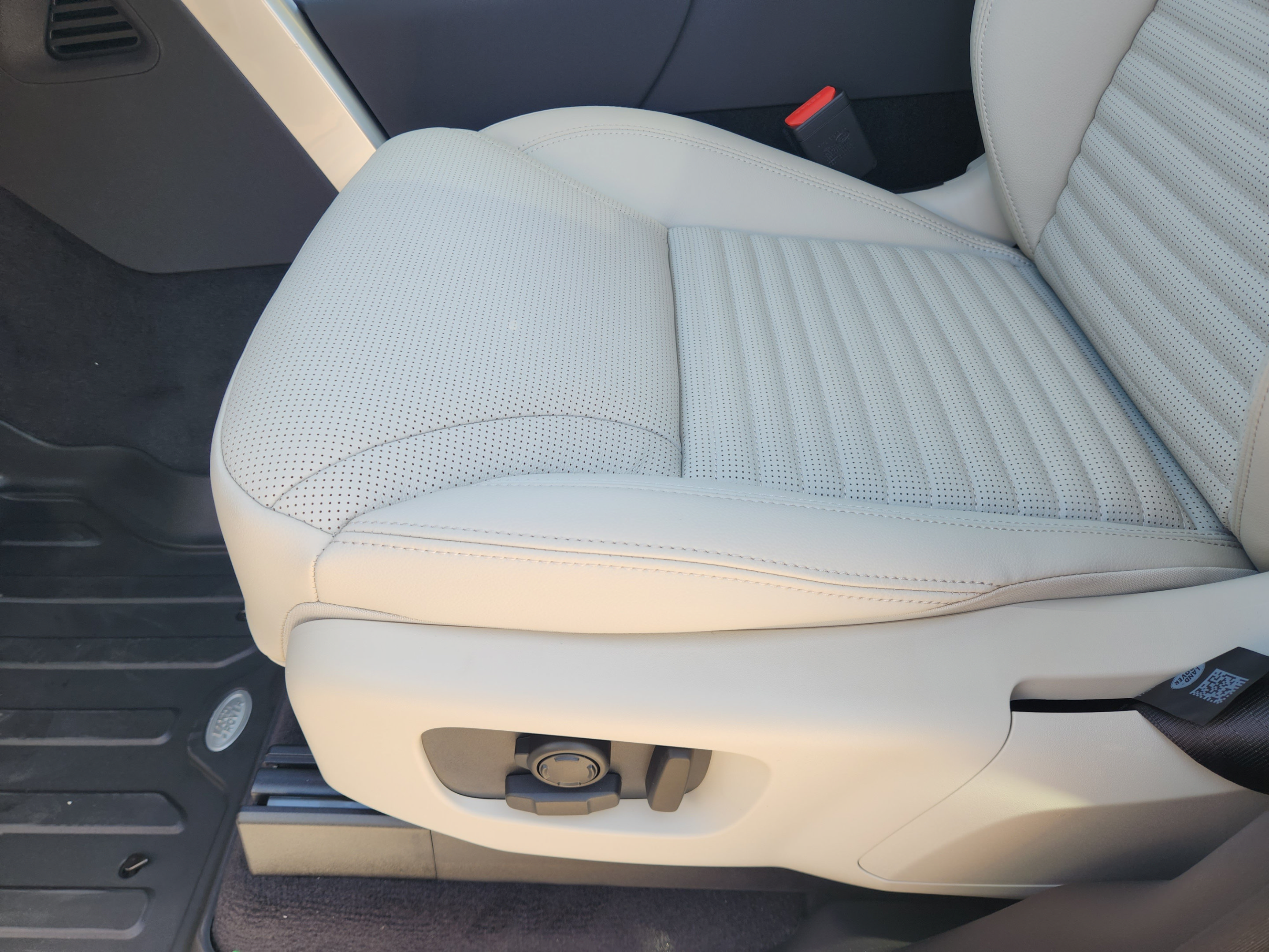 New 2026 Land Rover Discovery Dynamic SE AWD/4WD image 19