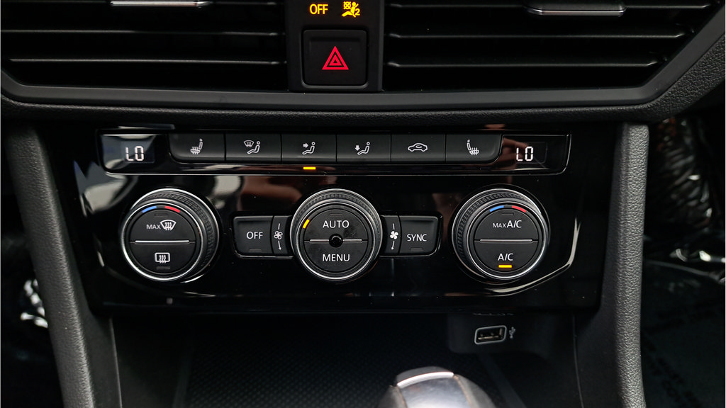 Used 2019 Volkswagen Jetta SE FWD image 21
