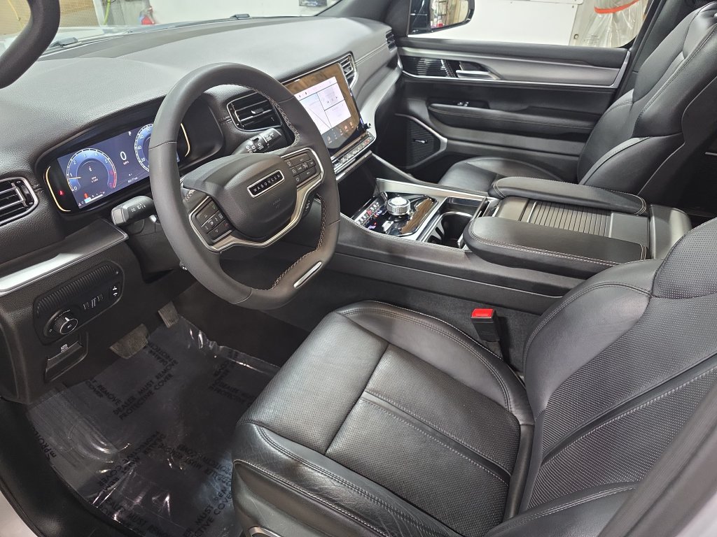 Used 2024 Jeep Wagoneer Series II AWD/4WD image 18