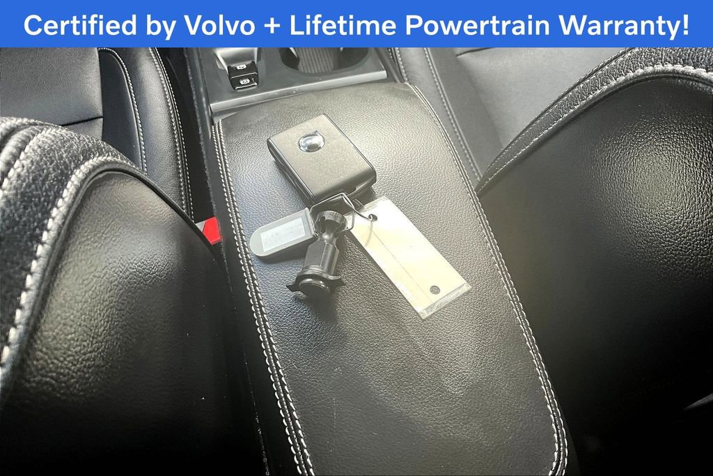 Certified 2025 Volvo XC40 B5 Core image 13