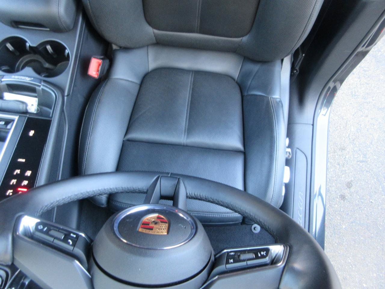 Used 2025 Porsche Macan w/ Premium Package Plus AWD/4WD image 13