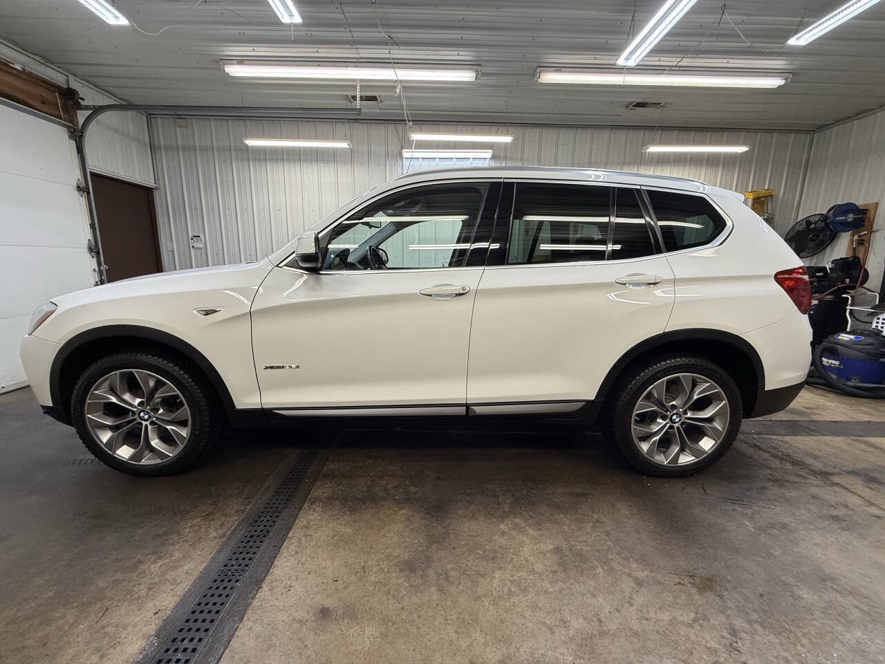 Used 2017 BMW X3 xDrive35i AWD/4WD image 3