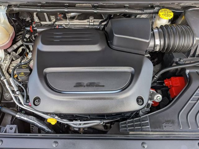 Certified 2023 Chrysler Pacifica Limited image 33