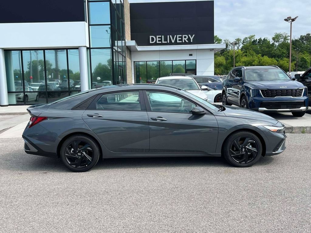Used 2026 Hyundai Elantra Sport w/ Cargo Package FWD image 22