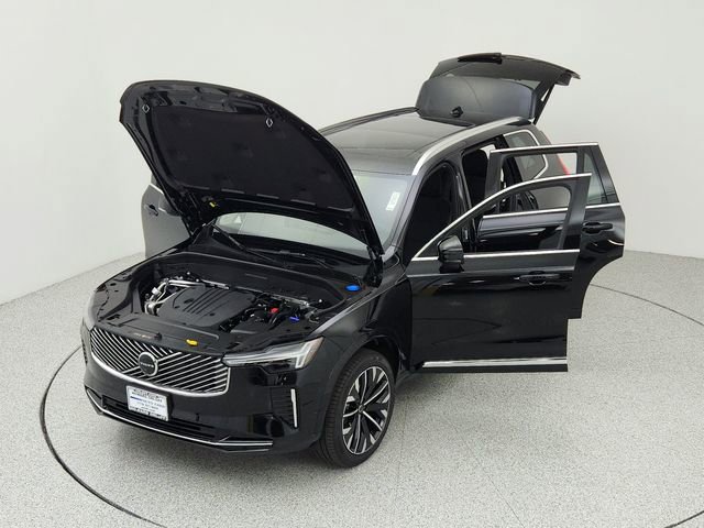New 2025 Volvo XC90 B5 Plus w/ Protection Package Premier image 13