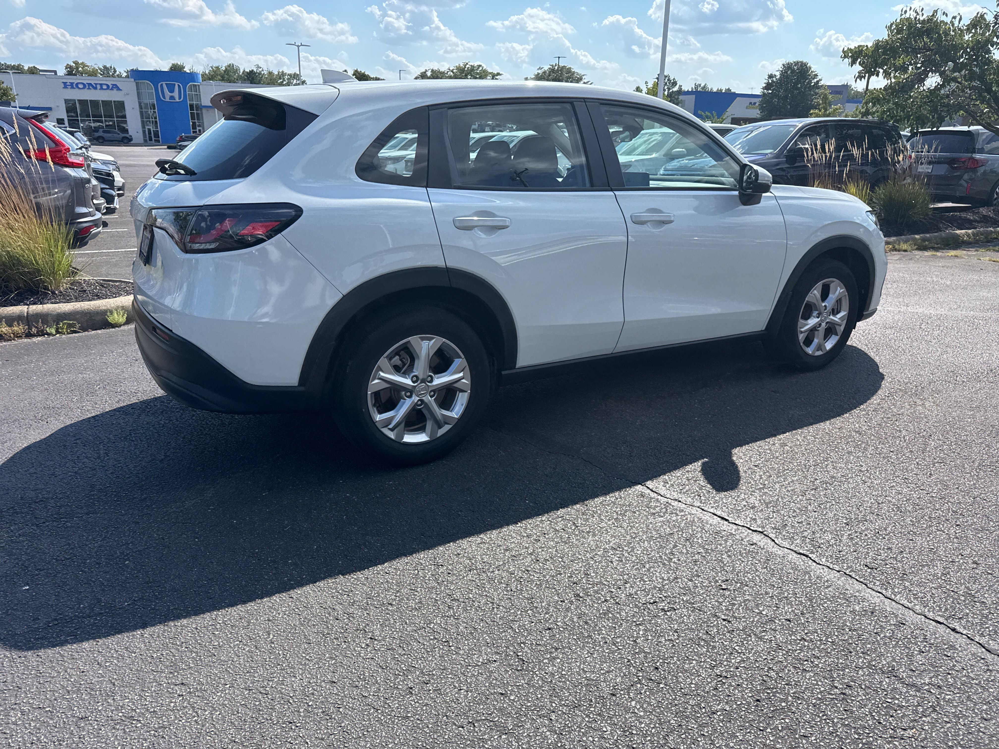 Used 2023 Honda HR-V LX image 27