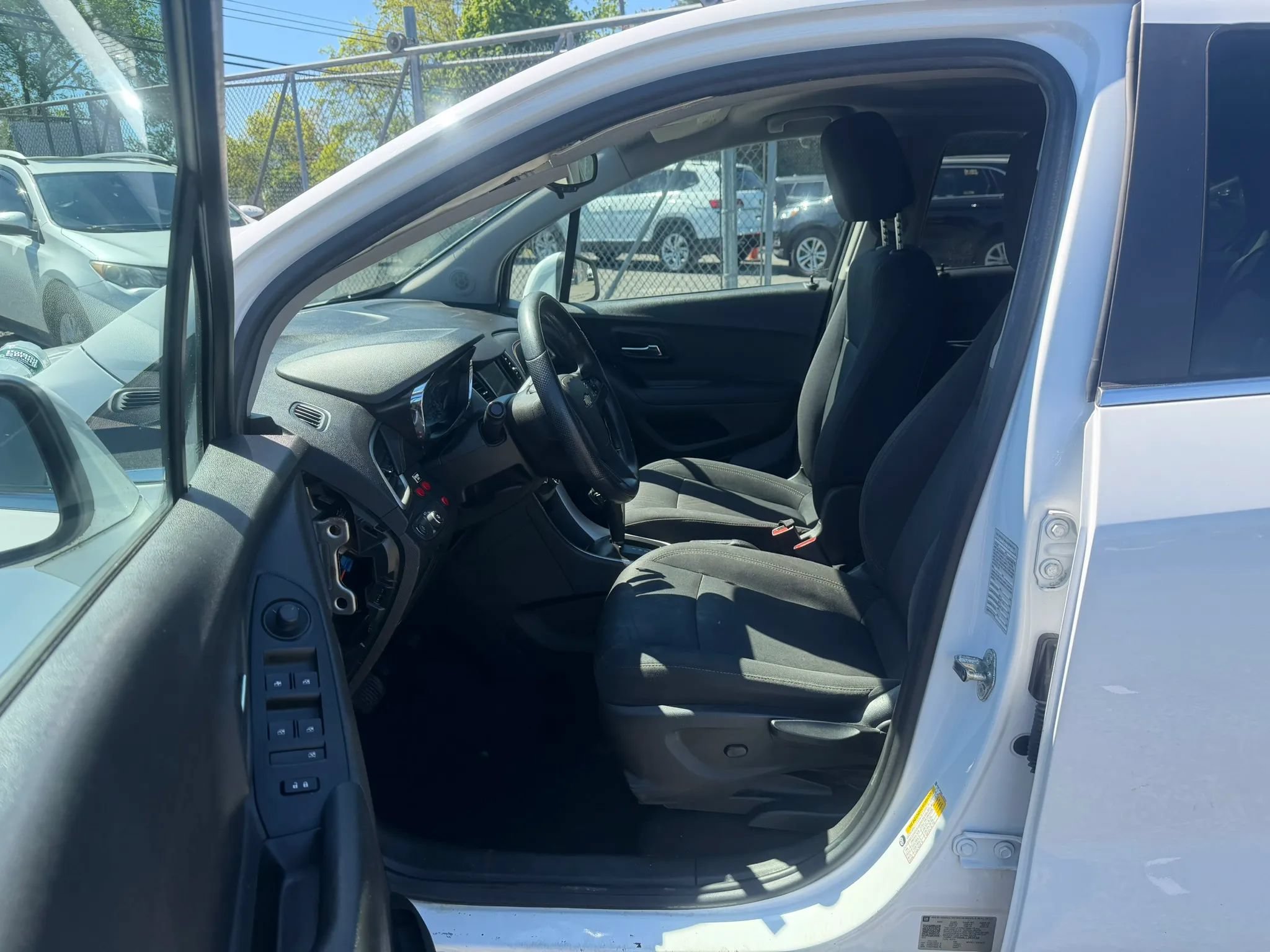 Used 2020 Chevrolet Trax LT AWD/4WD image 24