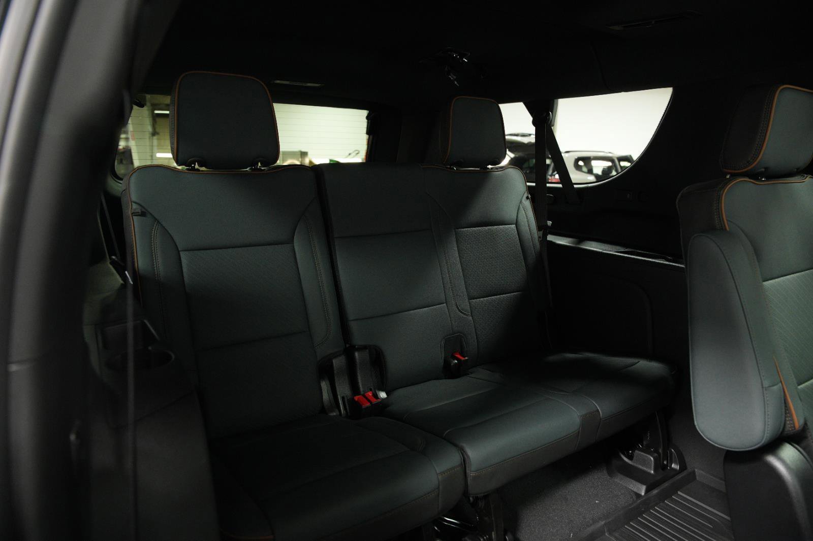 New 2026 GMC Yukon XL AT4 w/ AT4 Premium Plus Package AWD/4WD image 18