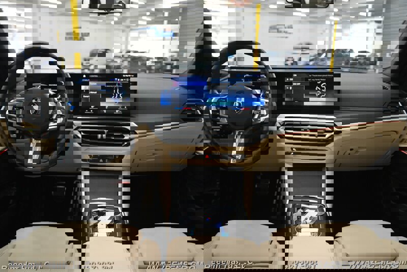 Used 2024 BMW 330i Sedan w/ M Sport Package RWD image 23