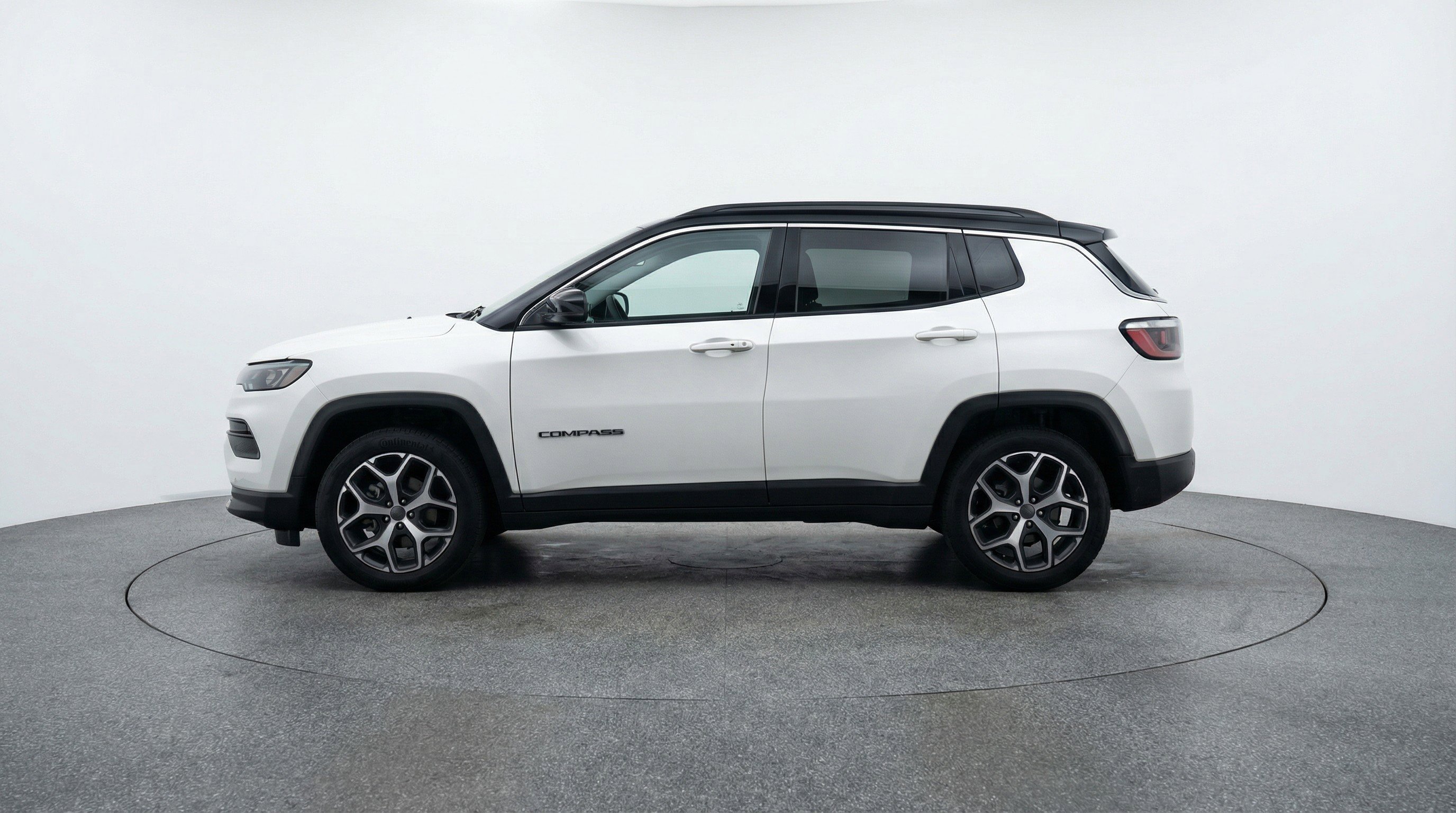 Used 2025 Jeep Compass Limited image 5